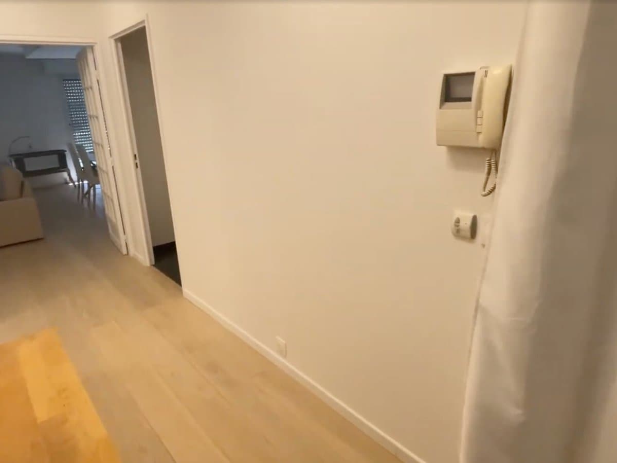 Studio 25 m² · Paris 11ᵉ — avant retouche